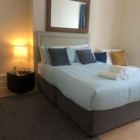 Marcela'S Place - Private Studio Near Heathrow West Drayton  Exteriör bild